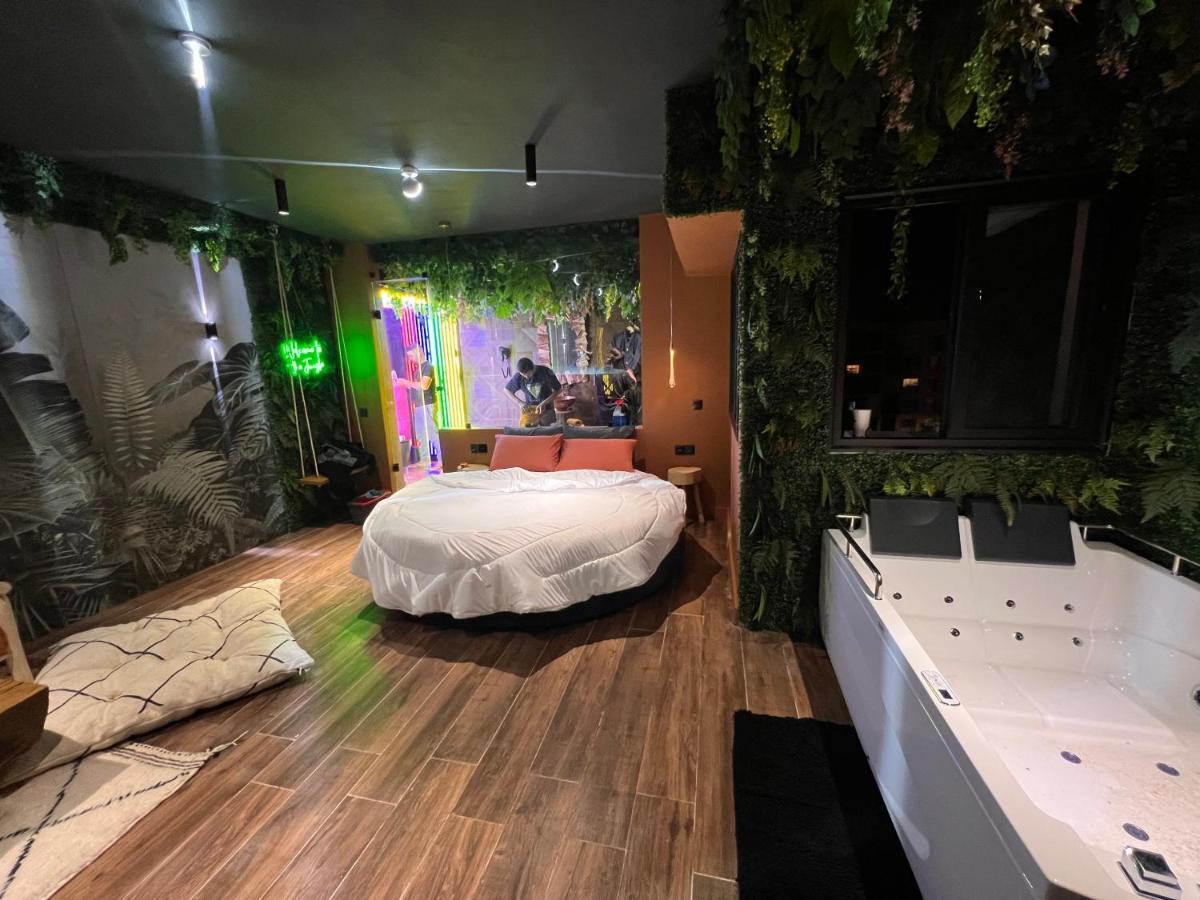 マラケシュ Jungle Au Centre De Marrakech Avec Jacuzzi ! Bed & Breakfast エクステリア 写真